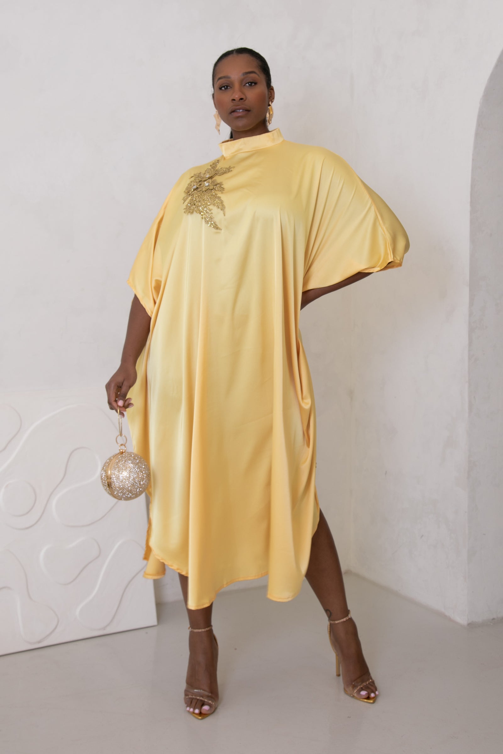 DIVA SHIMMER BROOCH DRESS - YELLOW